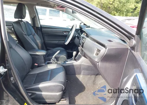 2015 Toyota Corolla S Premium z USA, uszkodzony, nr VIN 2T1BURHE6FC381868